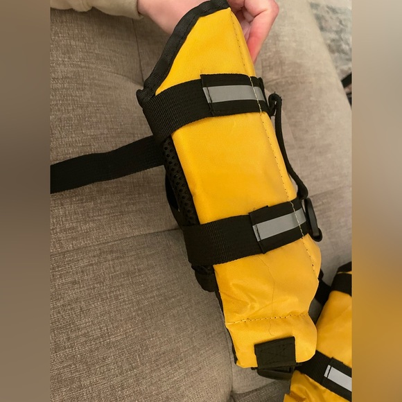 Dog Swim Vest / Life Jacket - Picture 2 of 7